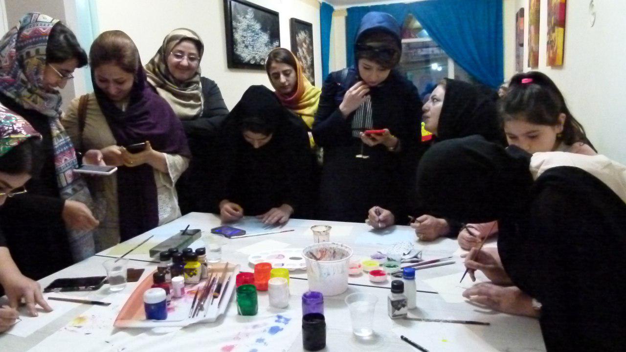 کارگاه نقاشی روی پارچه - وحیده فتحی - فرهنگسرای خانواده قاصدک